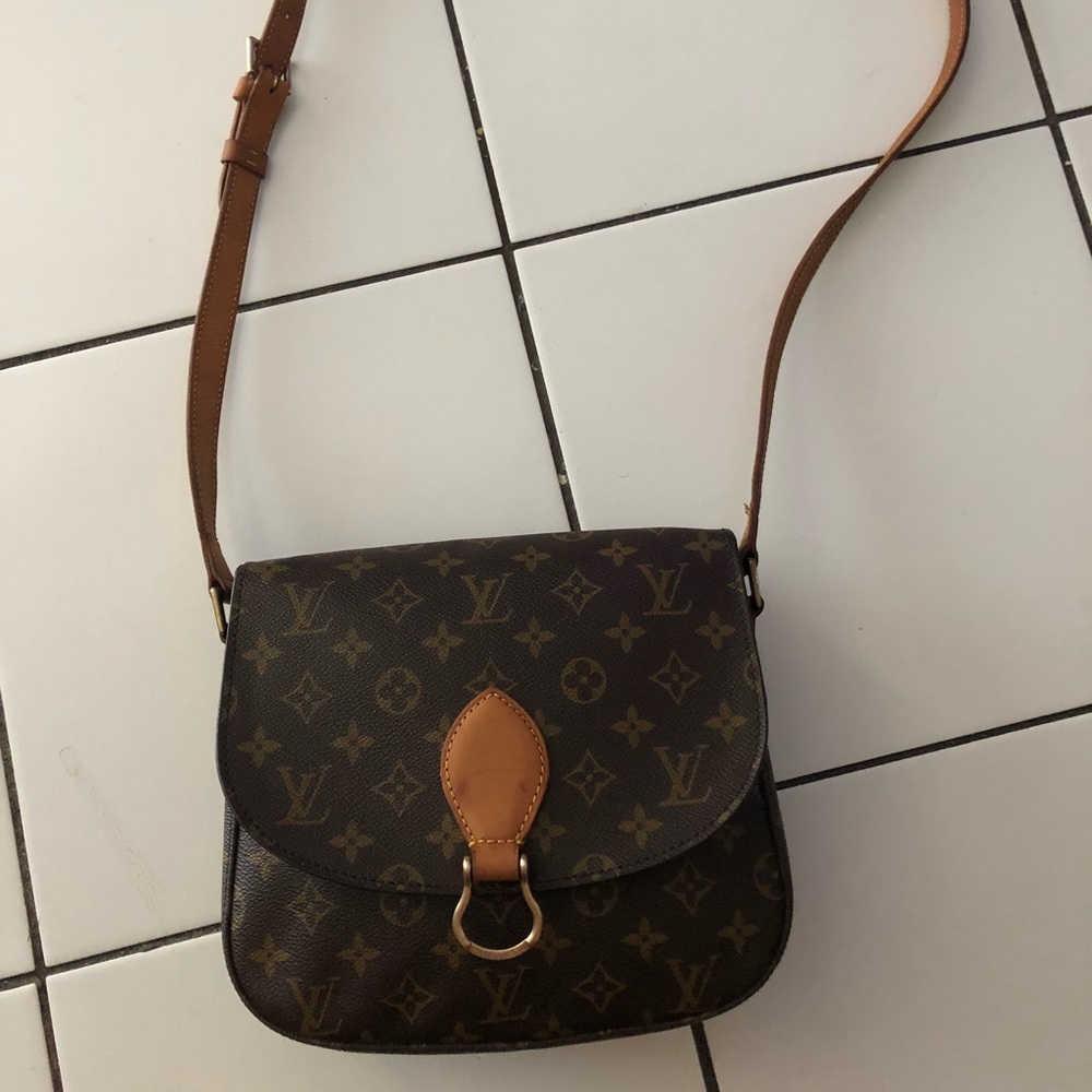 Authentic Louis Vuitton Saint GM